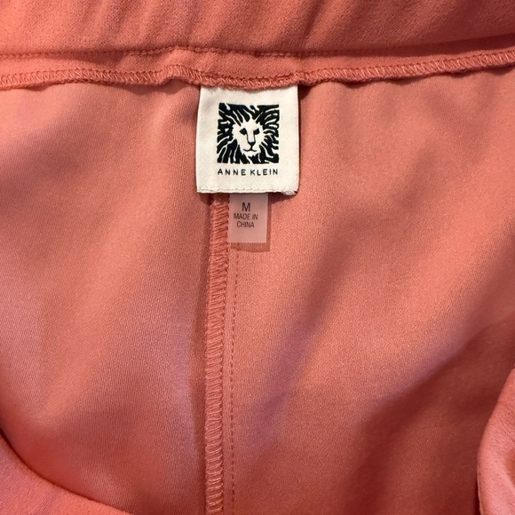 Anne Klein Pink Pull on Dress Pants Size Medium. Gold Button Detail. - Picture 4 of 7